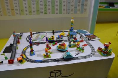 立务教育携乐高产品亮相2019首届四川教育装备博览会，赋能高等教育与培训新篇章